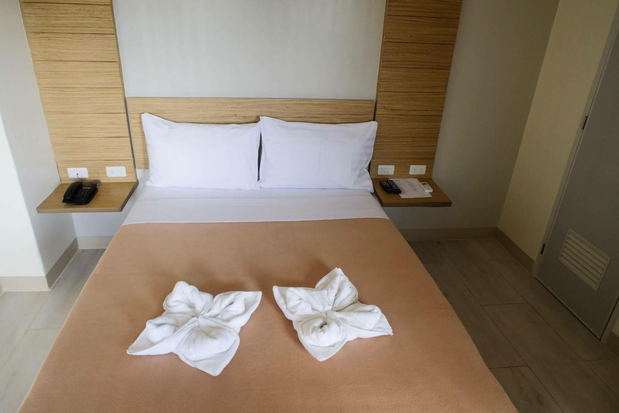Chambre Hotel Mactan Lapu-Lapu City Eksteriør bilde
